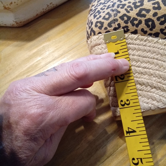 Tom's Michelle Size 10W Peep-Toe Leopard Print 3" Wedge Espadrilles - Picture 7 of 7